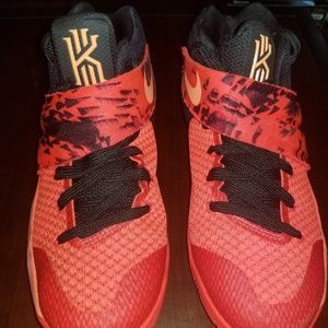 Kyrie Basketball Shoes - Size 5